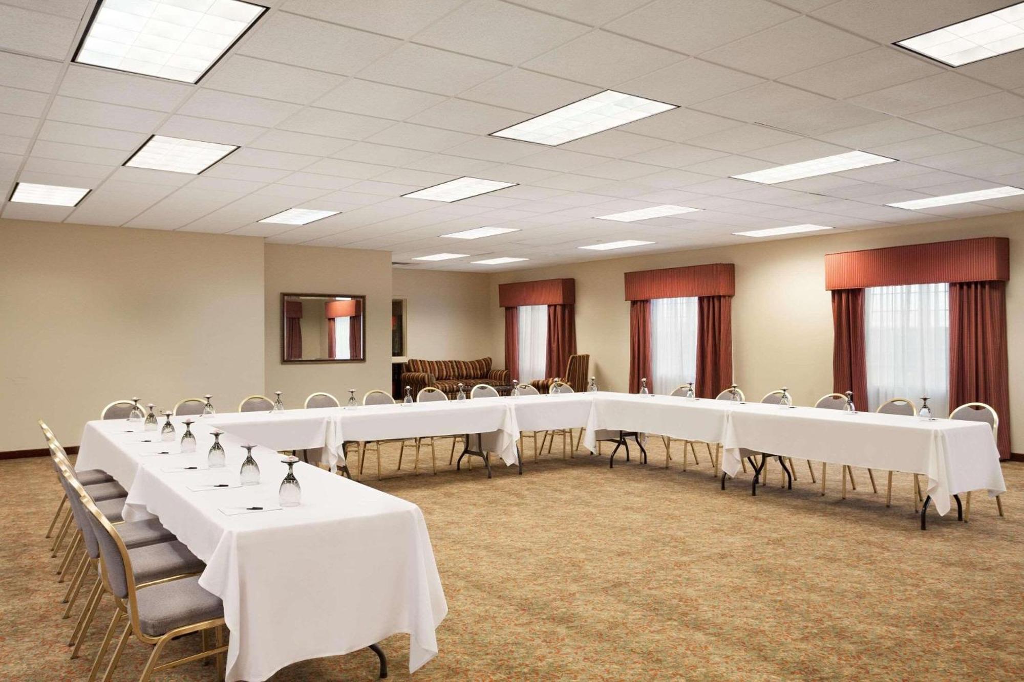 Four Points By Sheraton Bedford Manchester Airport Bagian luar foto