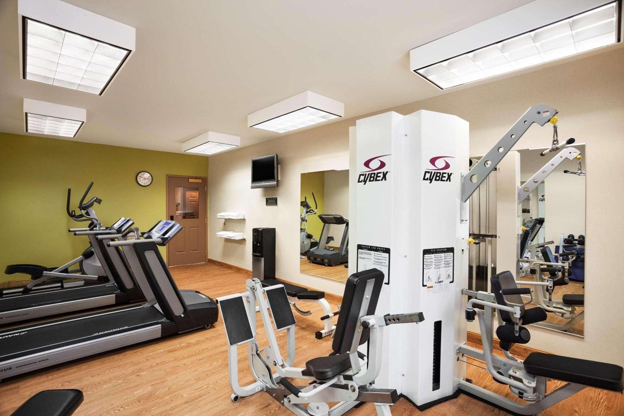 Four Points By Sheraton Bedford Manchester Airport Bagian luar foto