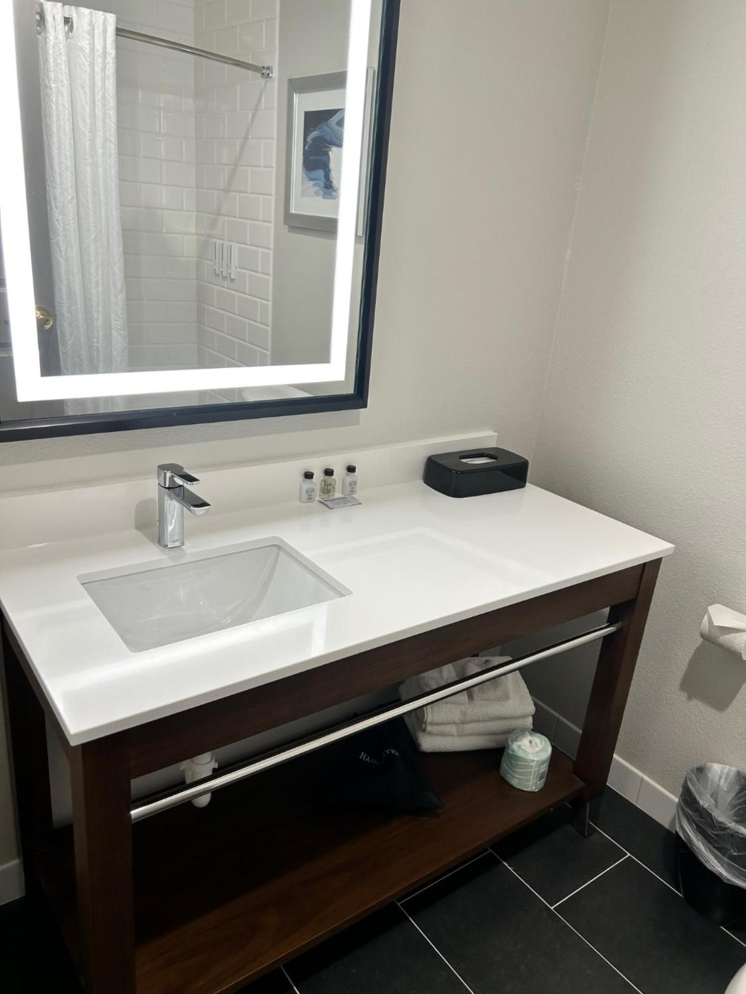 Four Points By Sheraton Bedford Manchester Airport Bagian luar foto