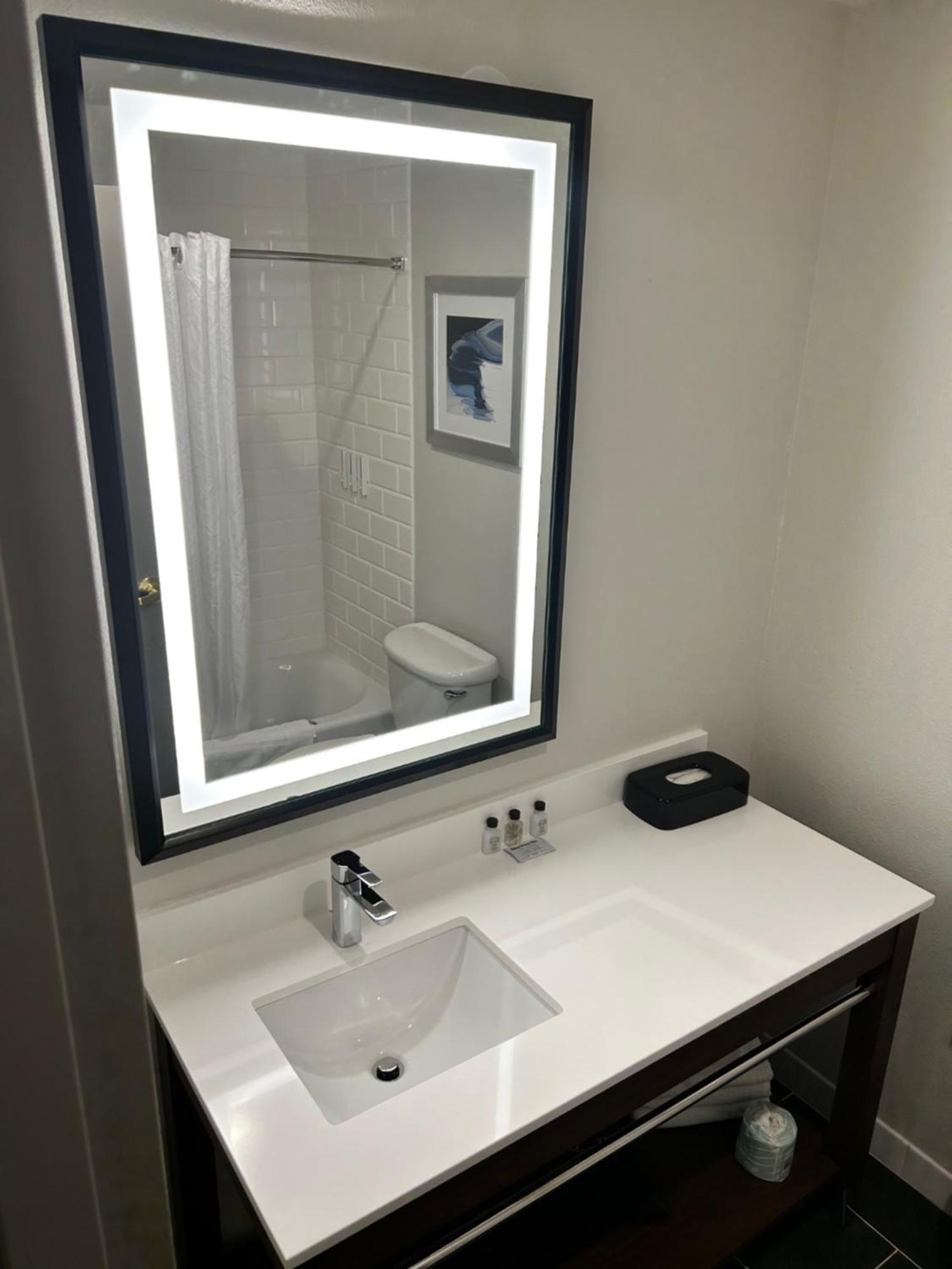 Four Points By Sheraton Bedford Manchester Airport Bagian luar foto