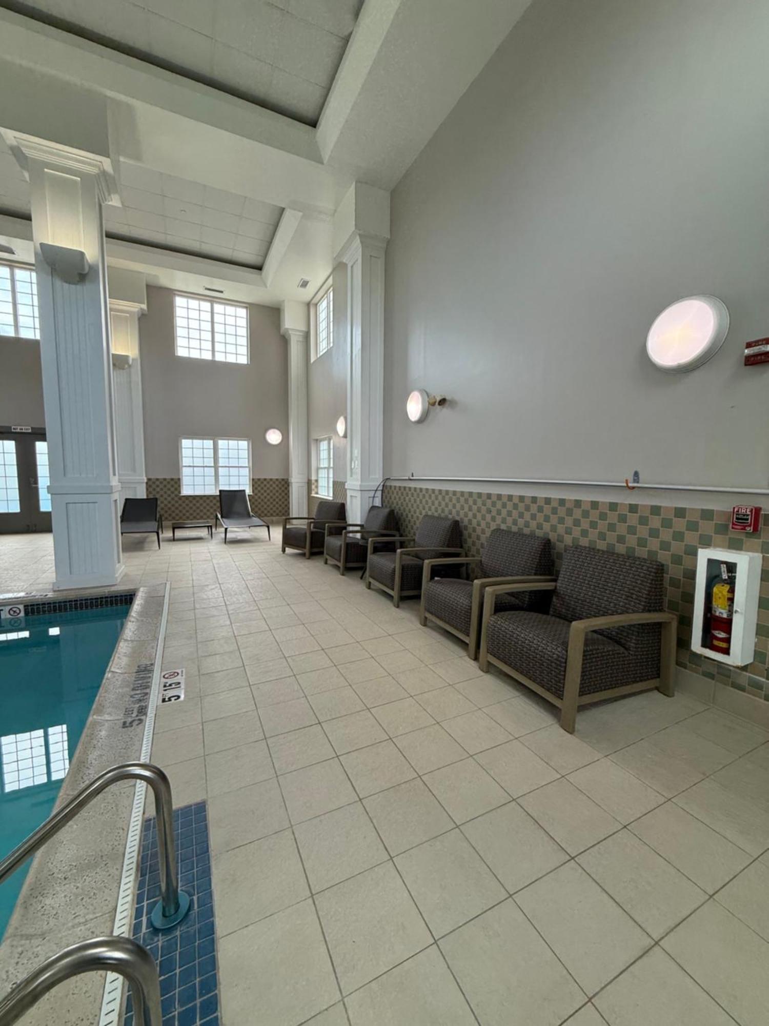 Four Points By Sheraton Bedford Manchester Airport Bagian luar foto